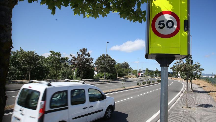 Pamplona instalará cuatro radares con IA capaces de detectar también el uso del móvil o el cinturón y giros indebidos