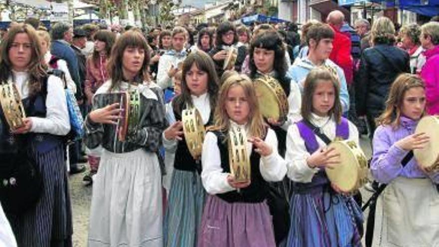 La chistorra reúne en Arbizu a cientos de personas