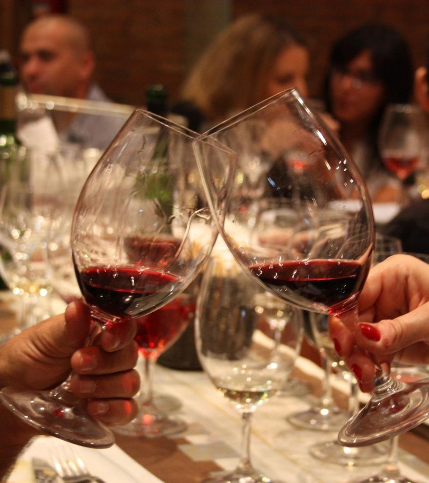 Cómo elegir el vino adecuado para cada plato en Navidad