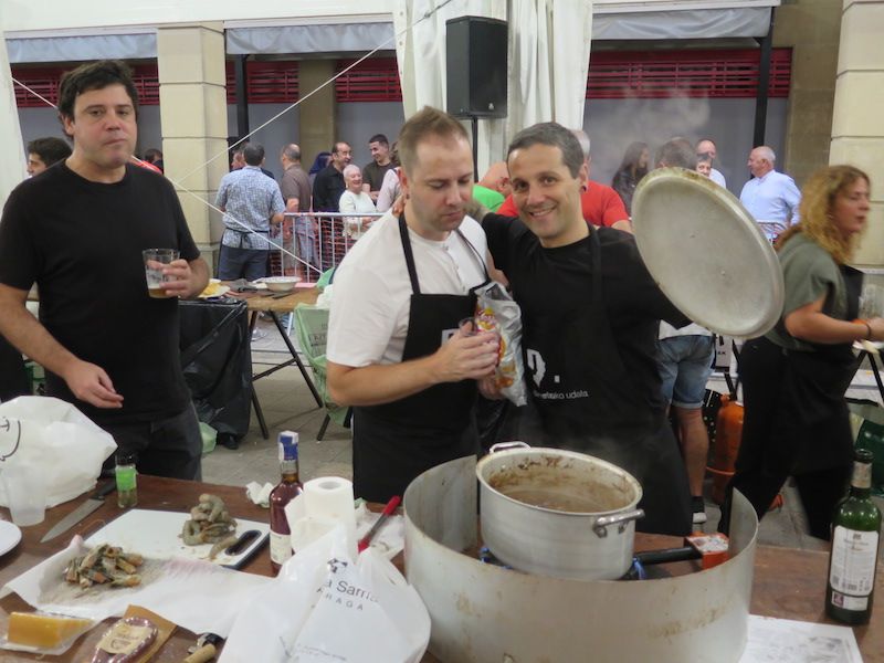 Los urretxuarras lo dan todo en las fiestas de Santa Anastasia
