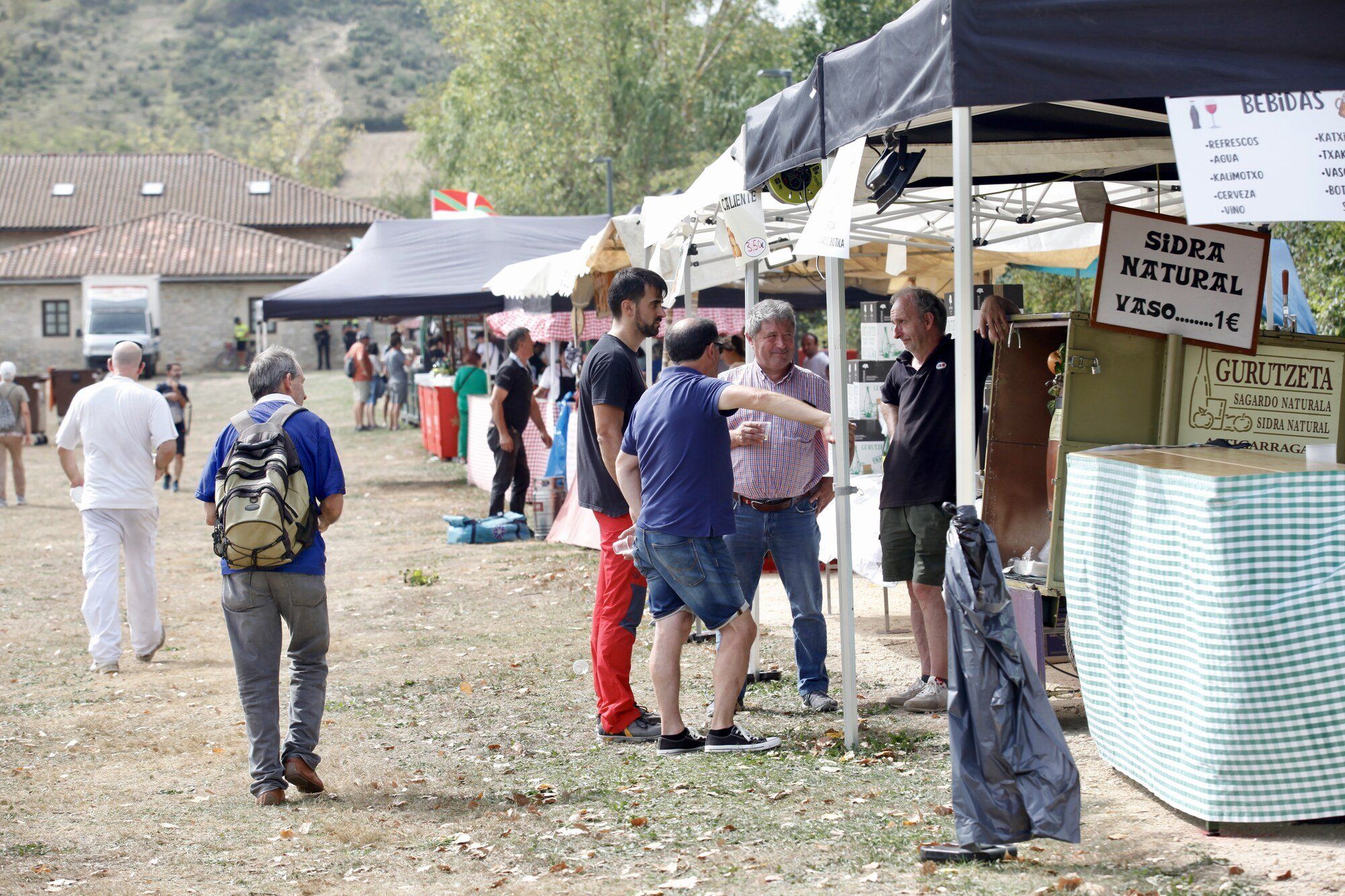 Ambiente en Olarizu por la mañana