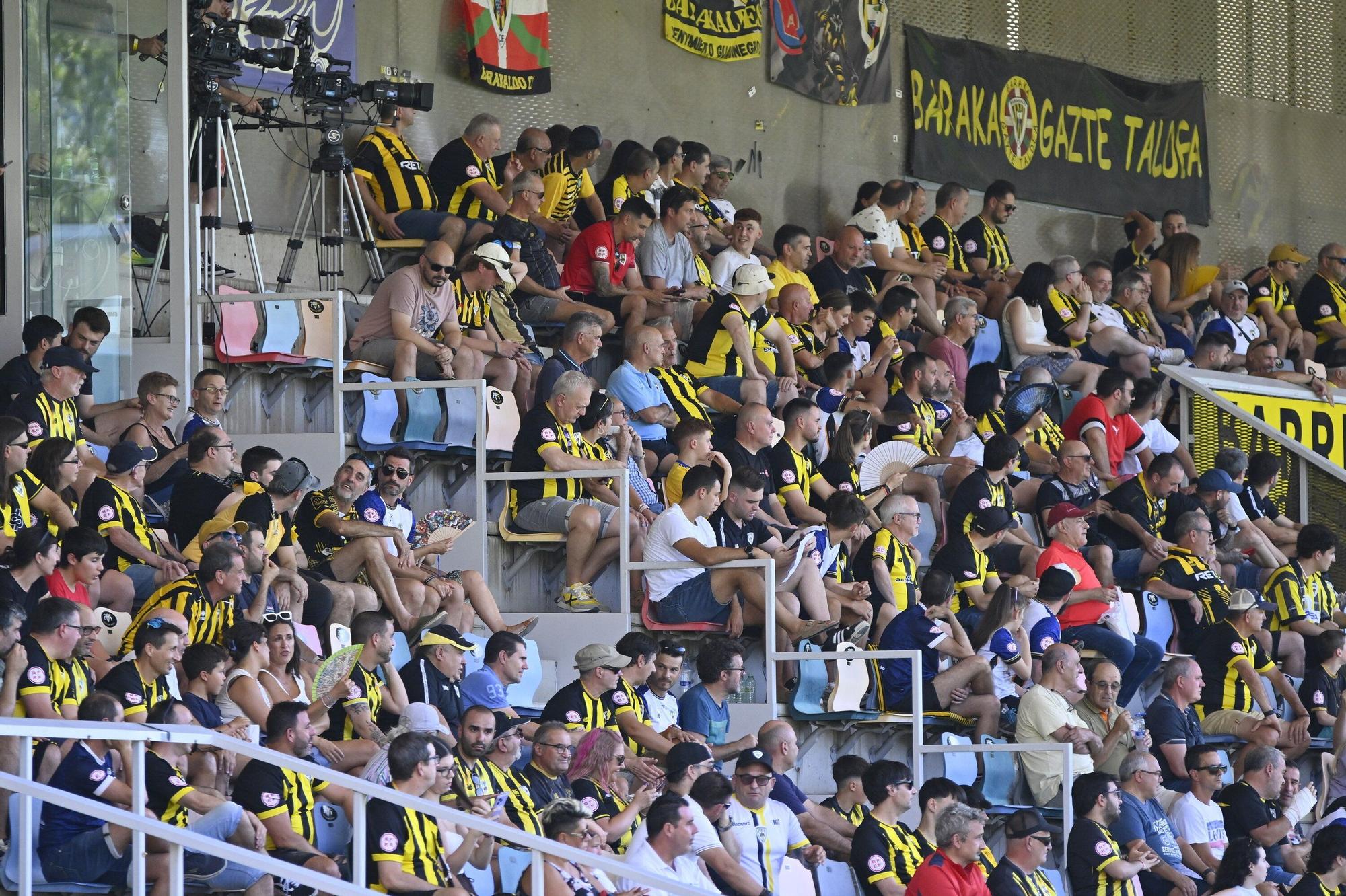 En imágenes: Ekaitz rescata a tiempo el primer punto del Barakaldo