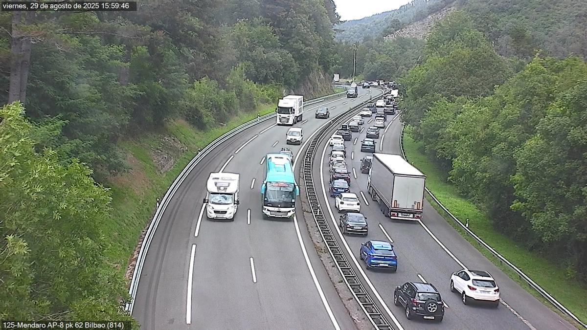 Accidente en la AP-8 en Deba sentido Irun
