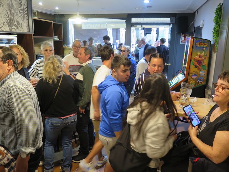 La inauguración de la cafetería Laitz de Zumarraga, en imágenes