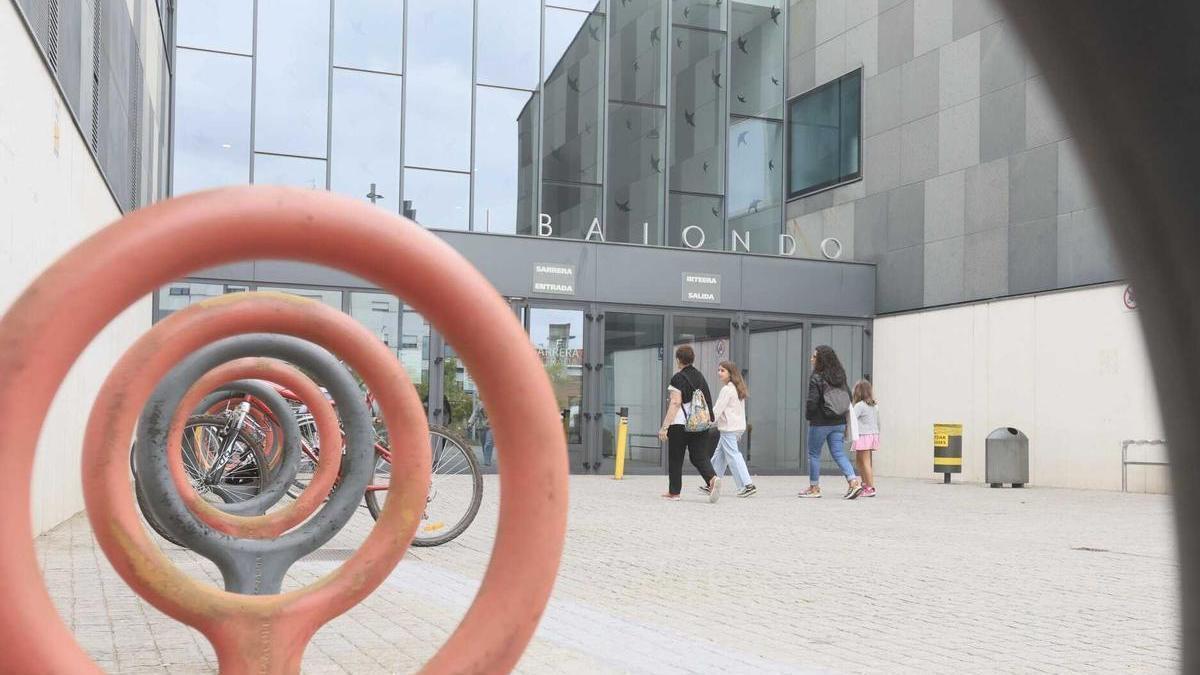 Exterior del centro cívico Ibaiondo