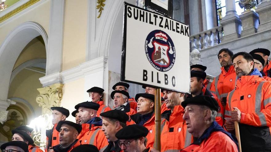 Los bomberos de Bilbao ponen música a la víspera de Santa Águeda