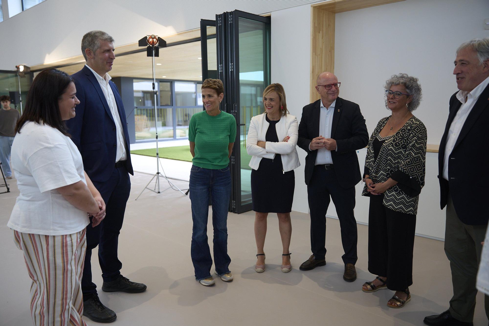 Fotos de la visita de María Chivite a la nueva Escuela Infantil de Erripagaña