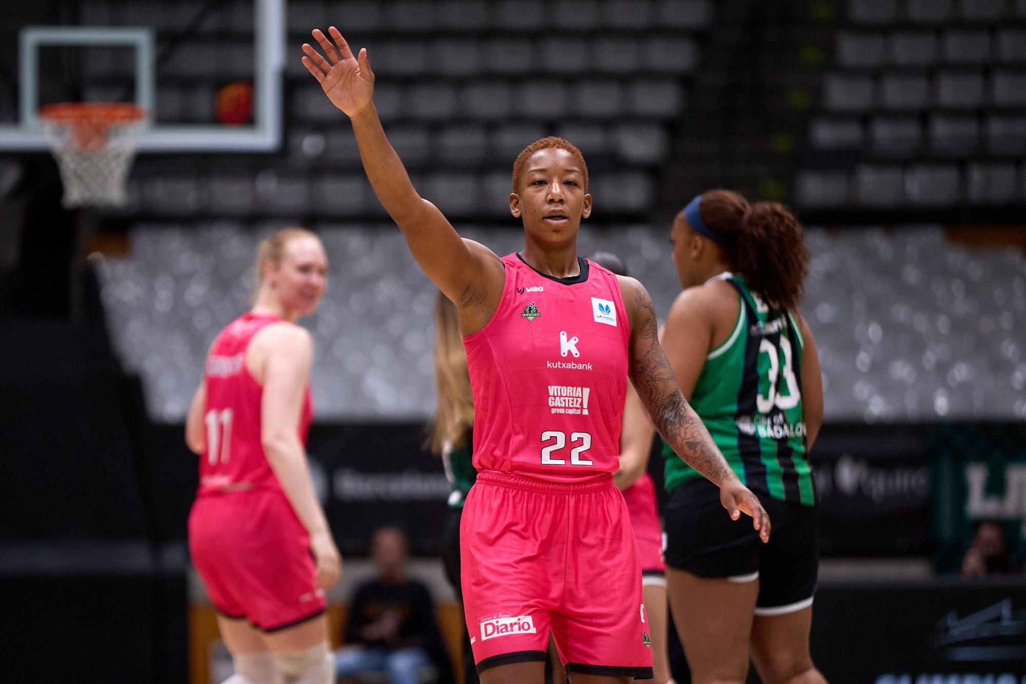 En imágenes: Ambientazo en el Araski - Club Joventut Badalona  (¡Búscate en las fotos!)