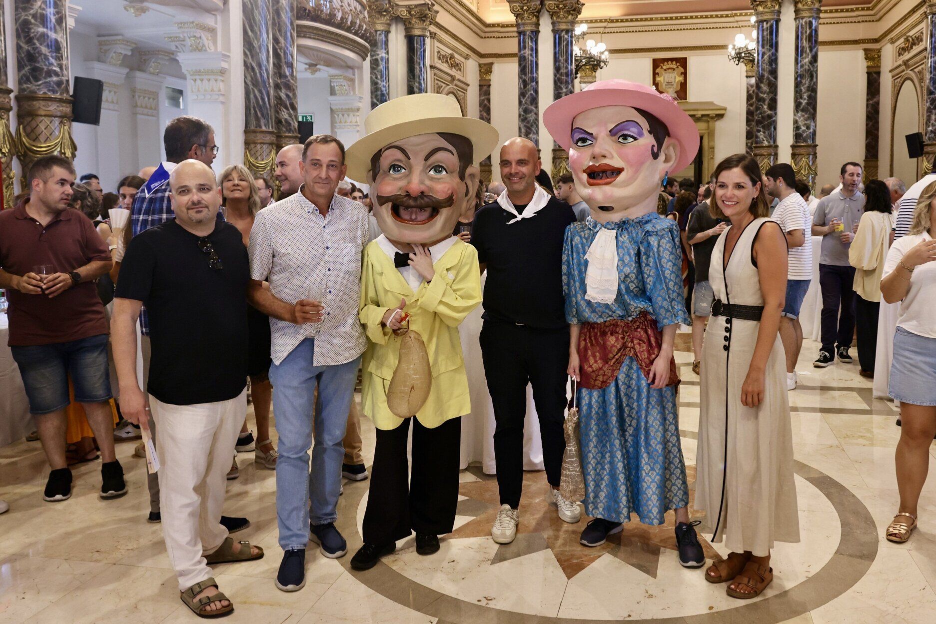 Goia recibe a las autoridades y agentes sociales