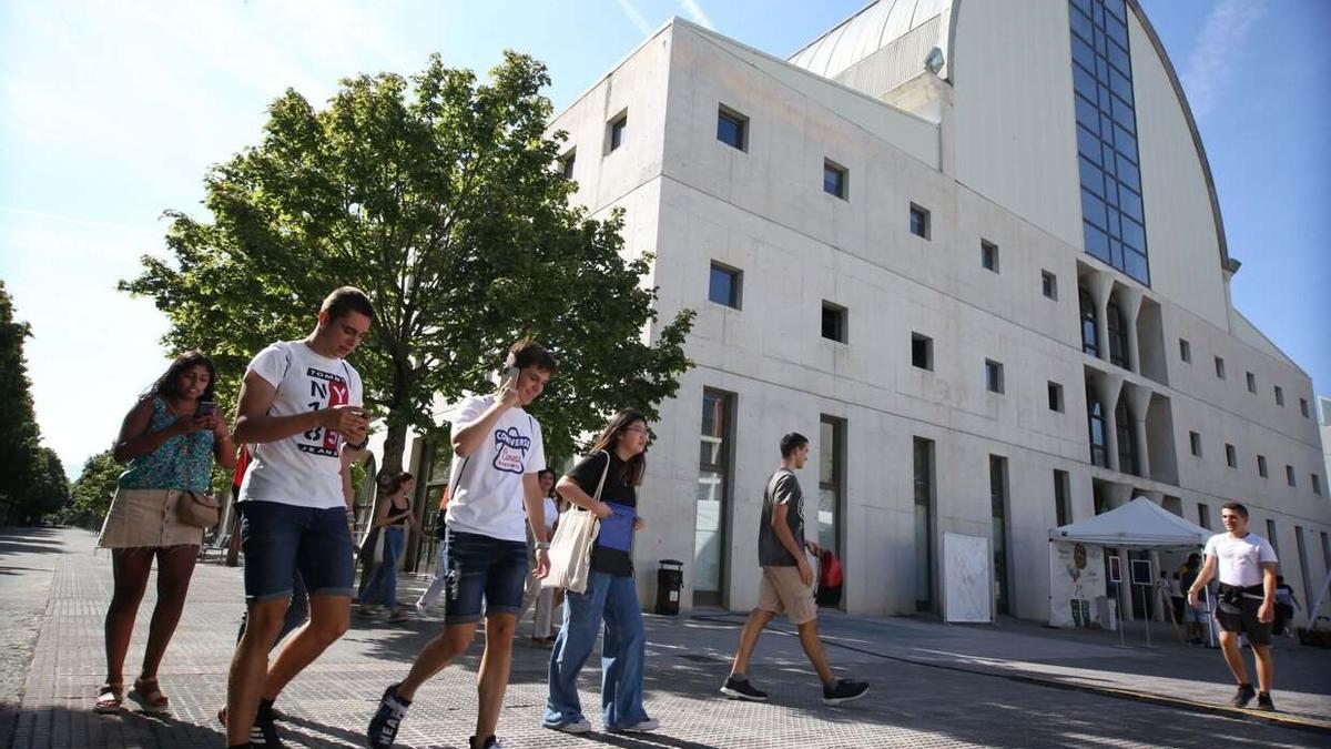 Estudiantes de la UPNA.