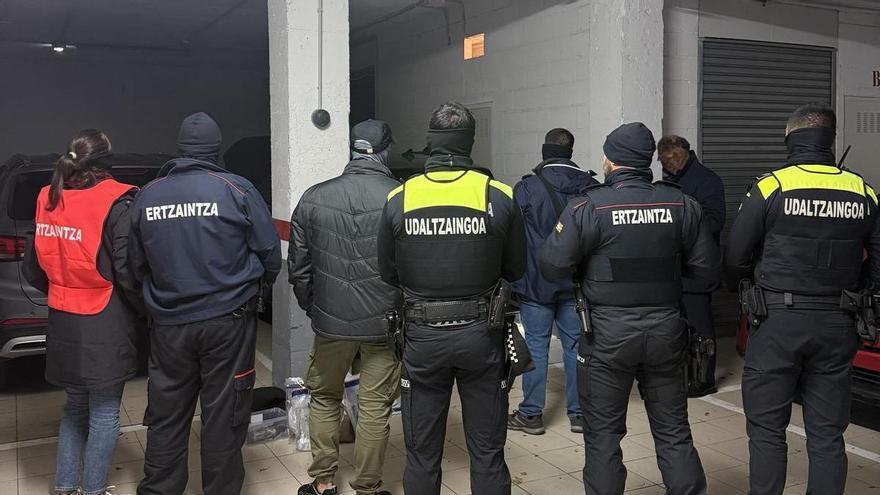 Tres detenidos por vender droga a través de dos bares de Getxo