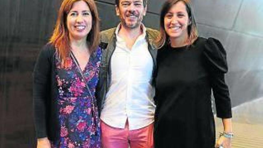 Mari Carmen Hernández, Jesús Zorrilla y María Irigoyen acudieron a la cita.