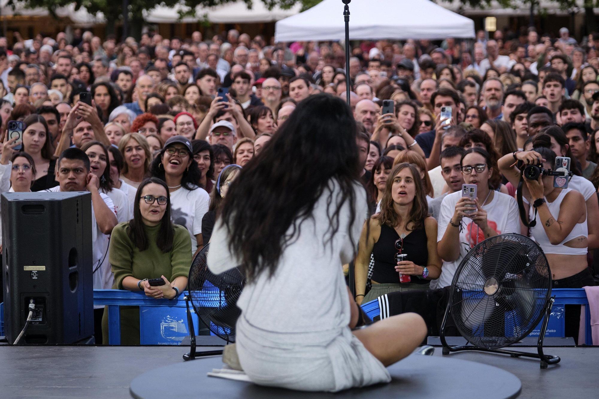 Fotos del concierto de Natalia Lakunza en la plaza del Castillo de Pamplona