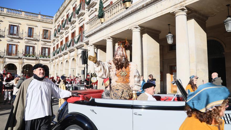 Vitoria se prepara para una cabalgata bajo cero