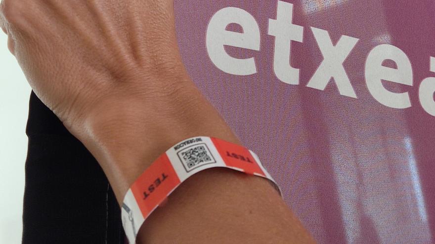 Pulseras contra sumisiones químicas en las Euskal Jaiak de Zarautz