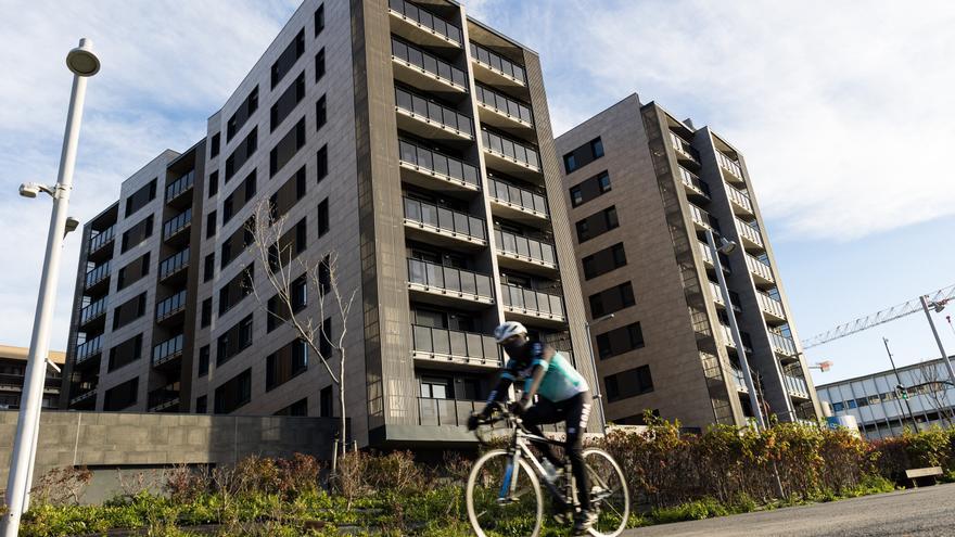 La venta de viviendas cae un 13,3% en enero en Euskadi y el precio se mantiene estable