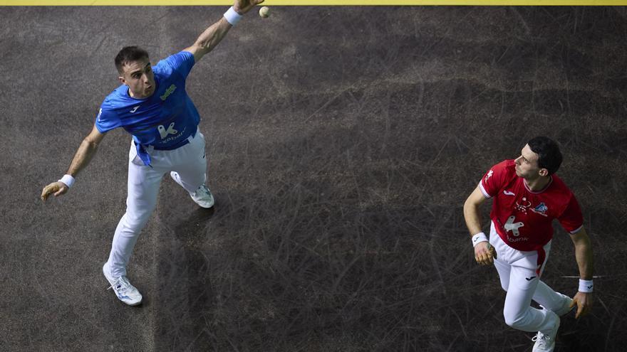 El Navarra Arena bendice a Albisu