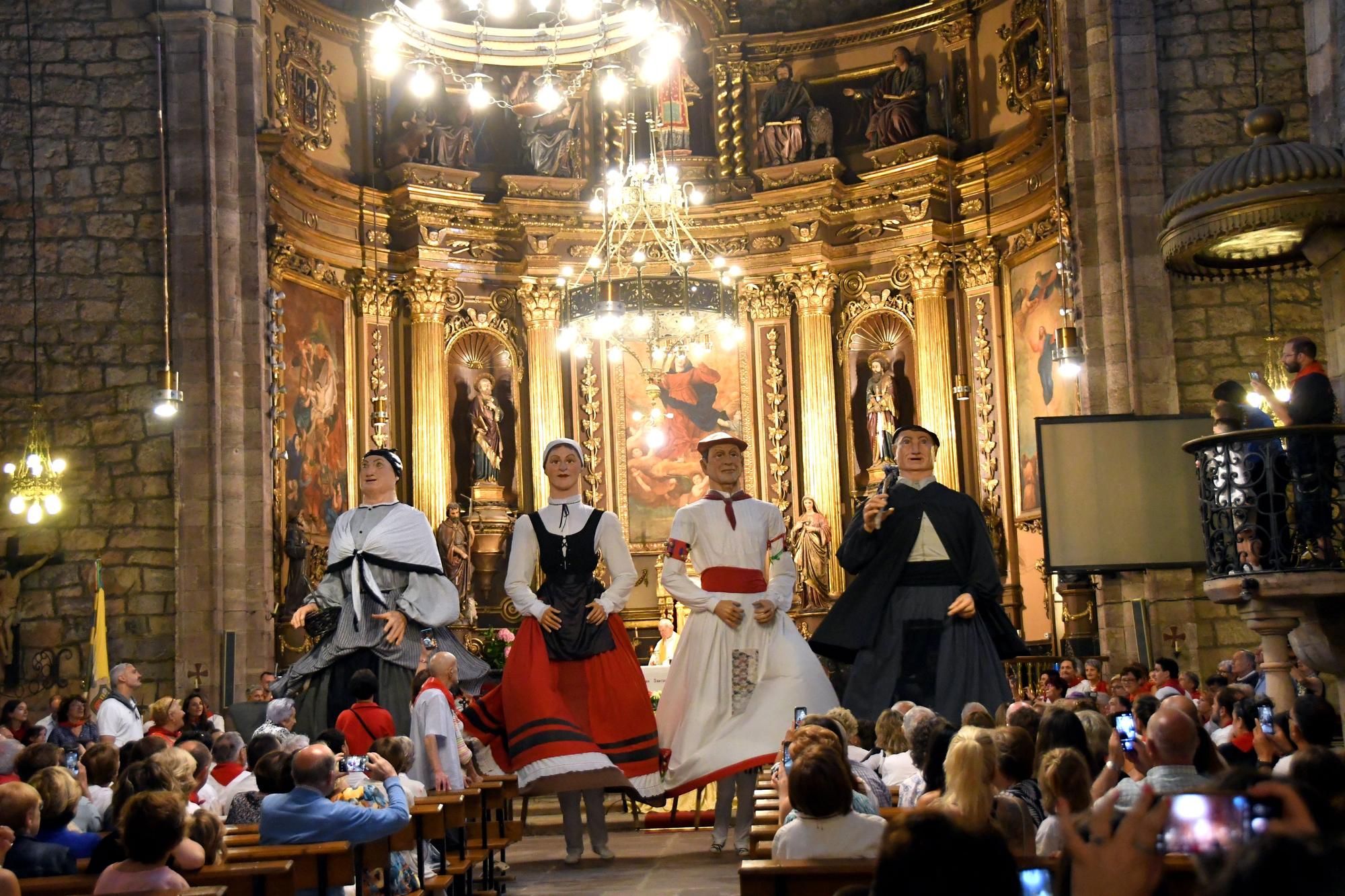 Bera celebra su día grande a ritmo de dantzas