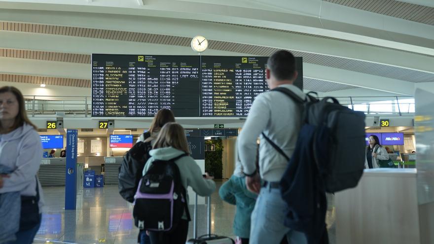 El aeropuerto de Bilbao pone el broche de oro a una Semana Santa frenética con 175 operaciones en su jornada final
