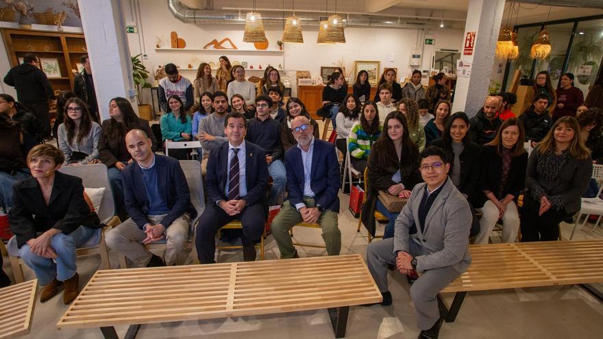 Estudiantes y embajadores de la industria Navarra: "Me impresionó ver robots trabajando, es algo impensable en Nicaragua"