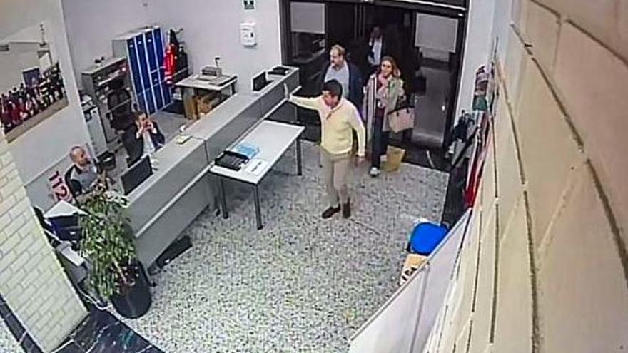 Llegada de Mazón al Cecopi el día de la dana