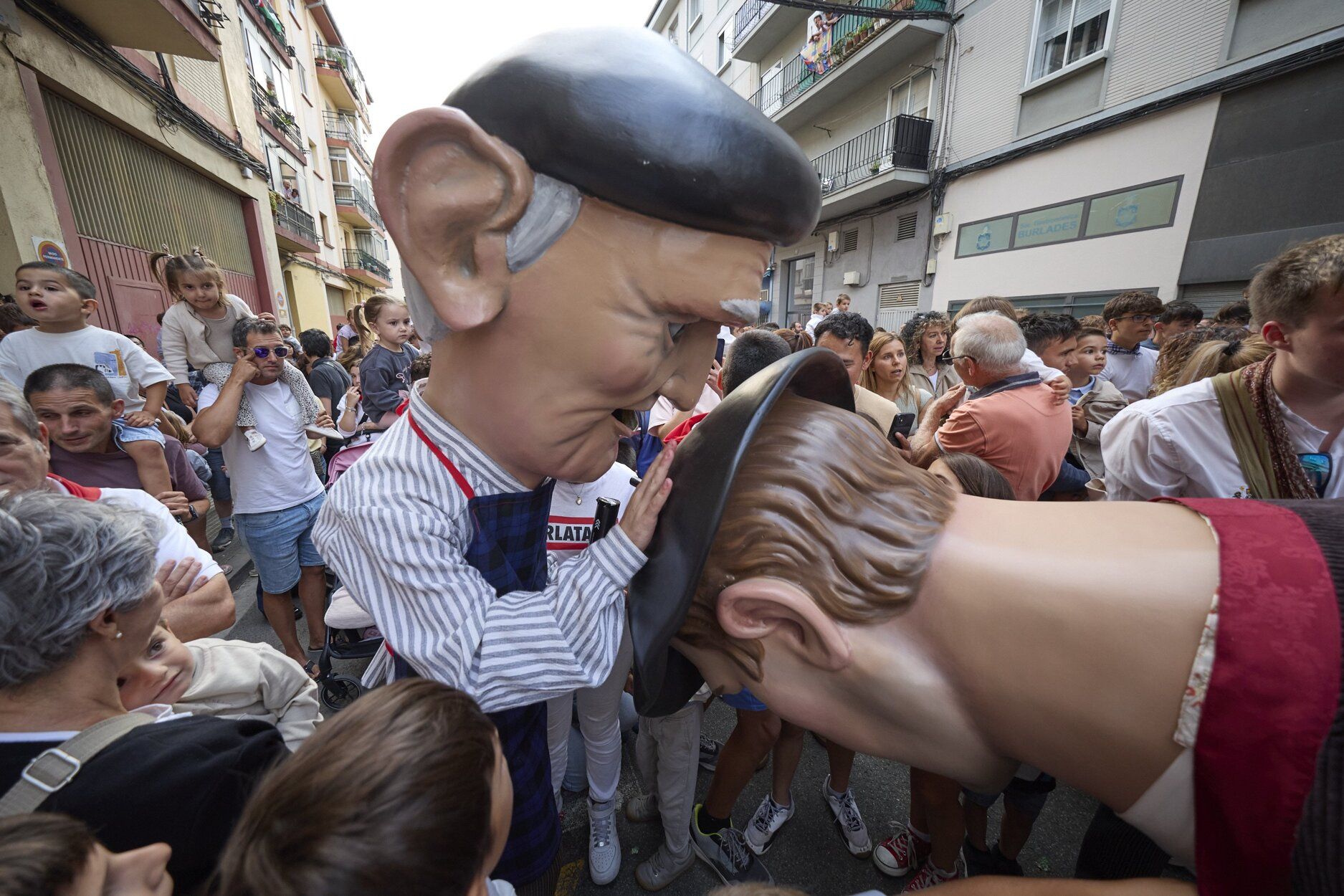 Fotos de la despedida de los gigantes en fiestas de Burlada