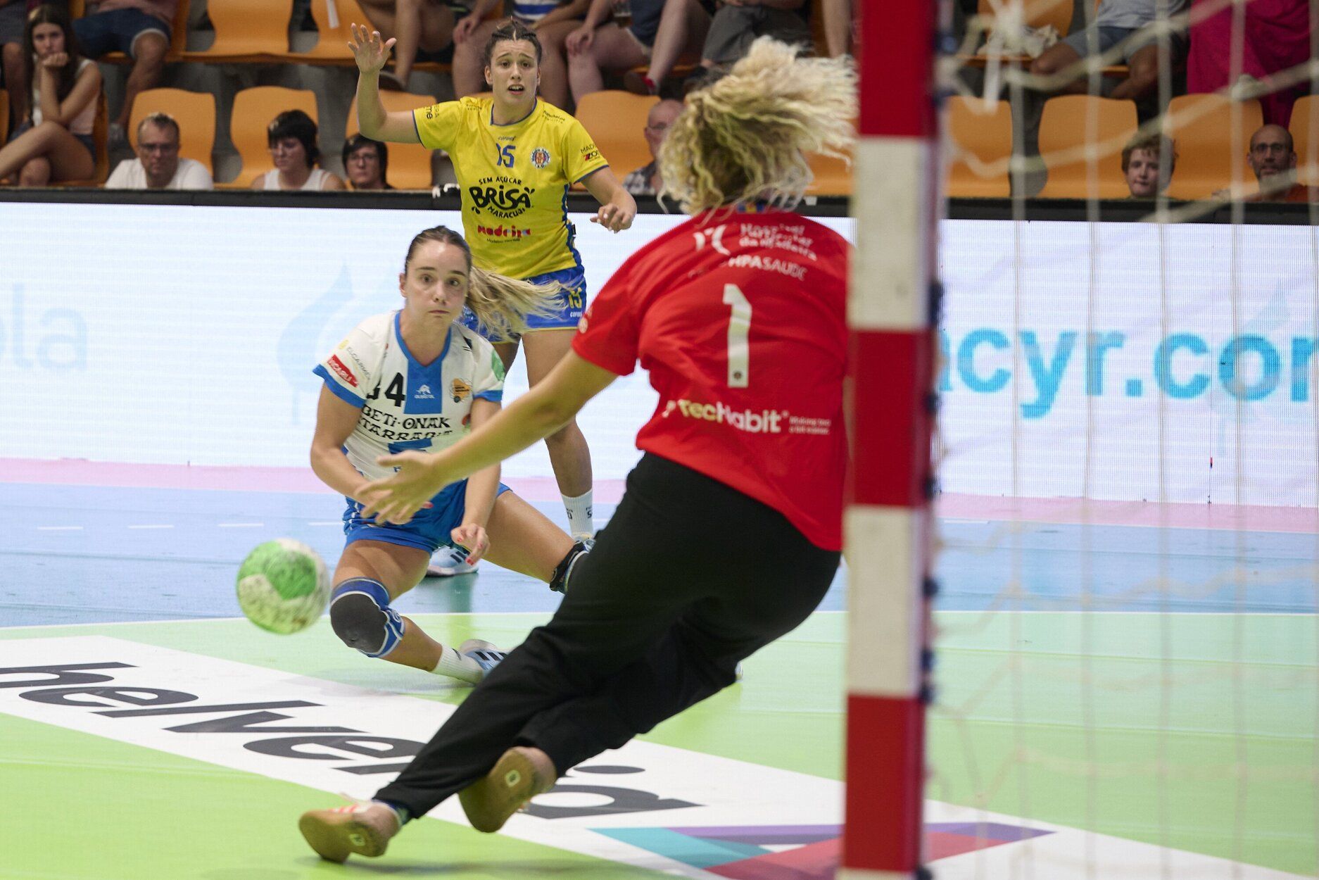 Fotos del partido entre Replasa Beti Onak y Madeira