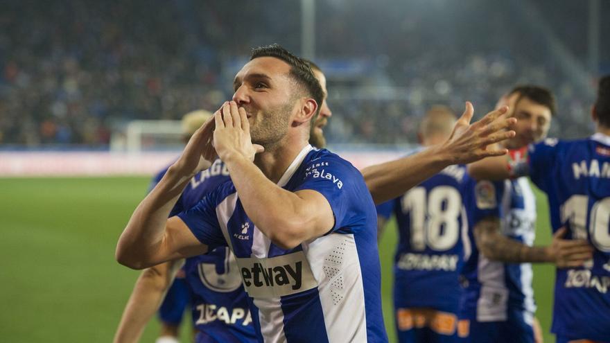 Estafan 340.000 euros al exalbiazul Lucas Pérez con billetes falsos en la venta de joyas, relojes y un coche de lujo