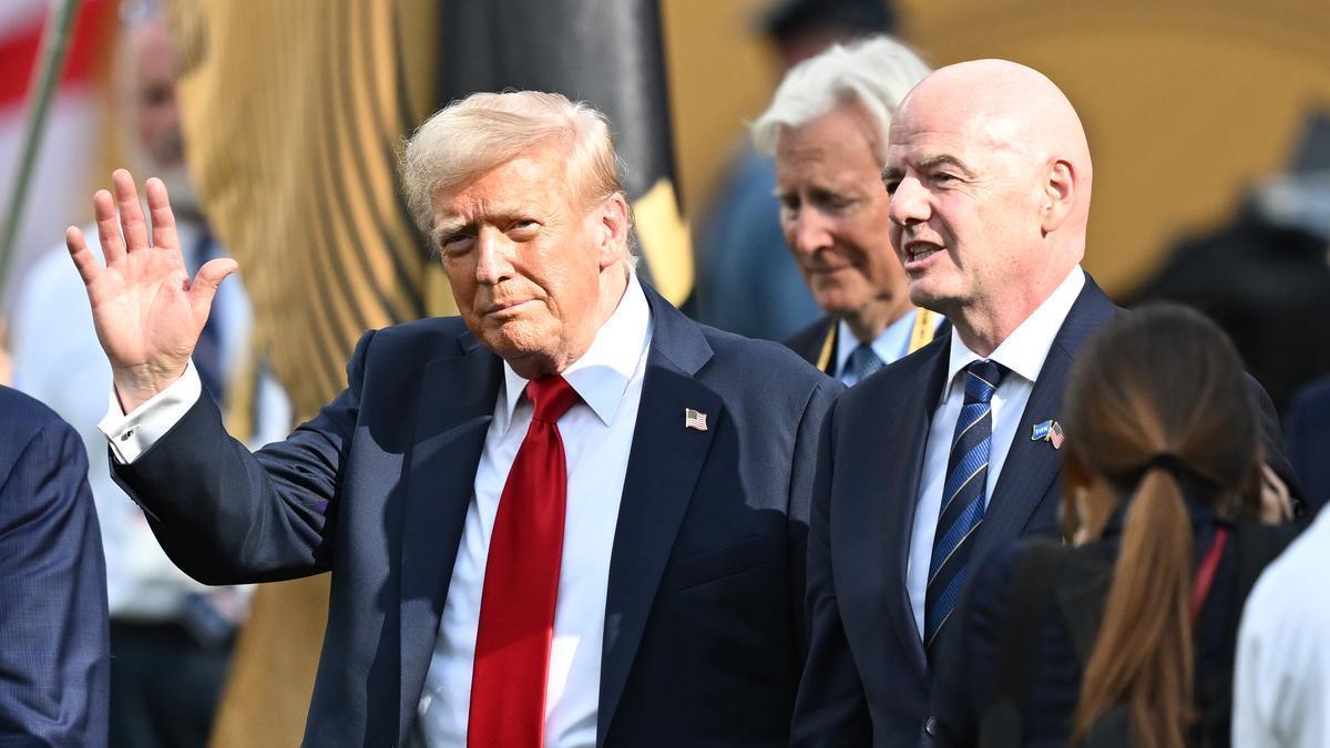 El presidente de Estados Unidos, Donald Trump, junto al presidente de la FIFA, Gianni Infantino.