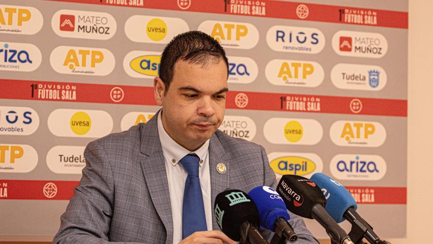 Lázaro ofrece el Ribera Navarra FS "a quien quiera hacerse cargo de él"