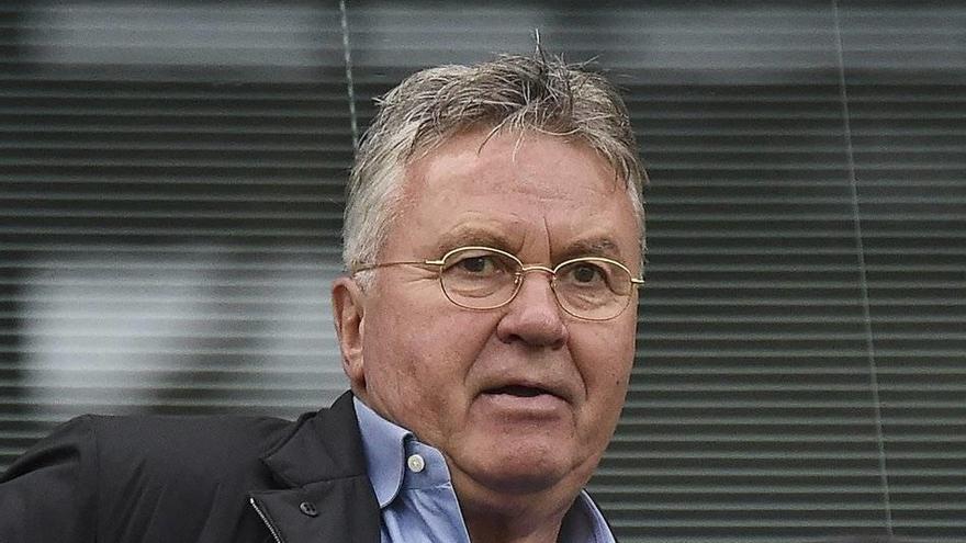 Hiddink entrenará al Chelsea hasta final de temporada