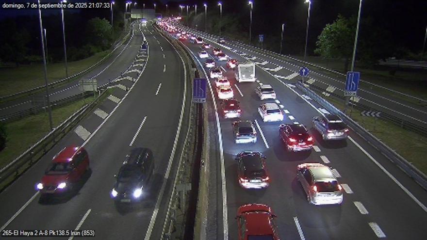 Un accidente provoca retenciones en la A-8 a la altura de Muskiz y en sentido Bilbao