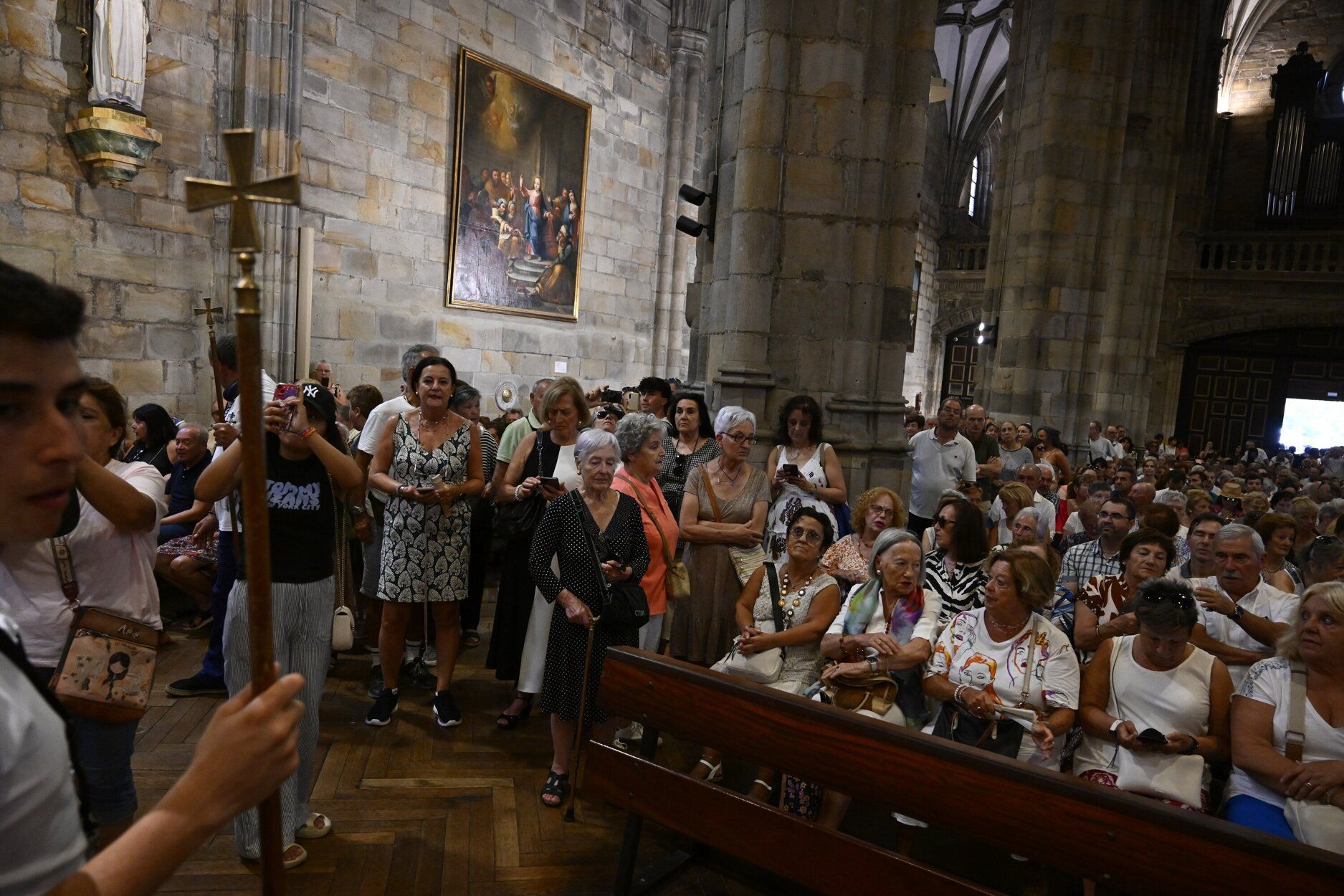 En imágenes: miles de files abarrotan Begoña para honrar a la 'amatxu'