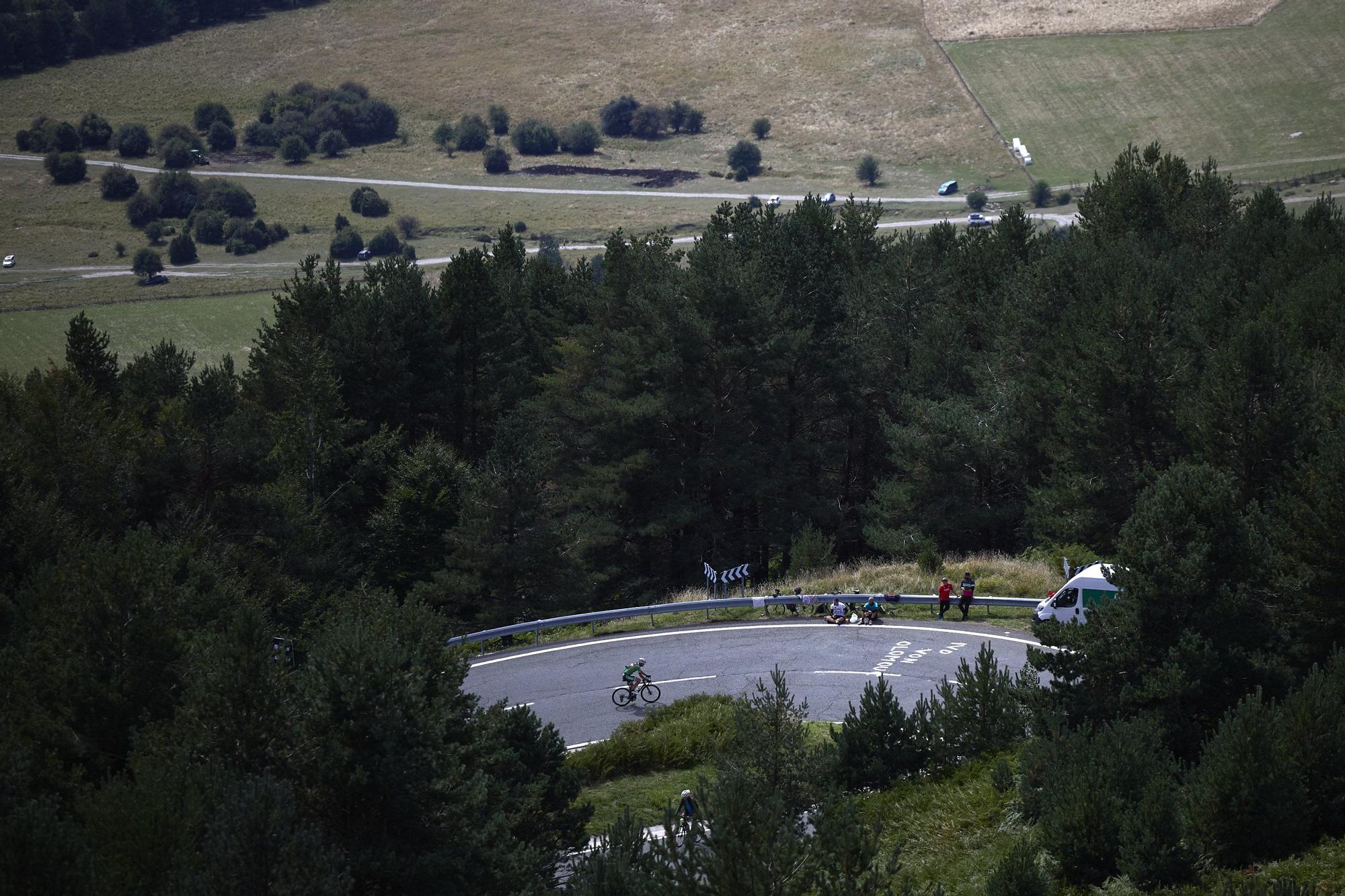 Fotos de la etapa navarra de La Vuelta 25 entre Sendaviva y Larra - Belagua