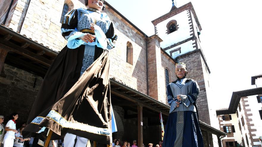 La comparsa de Doneztebe lanzará el viernes el chupinazo