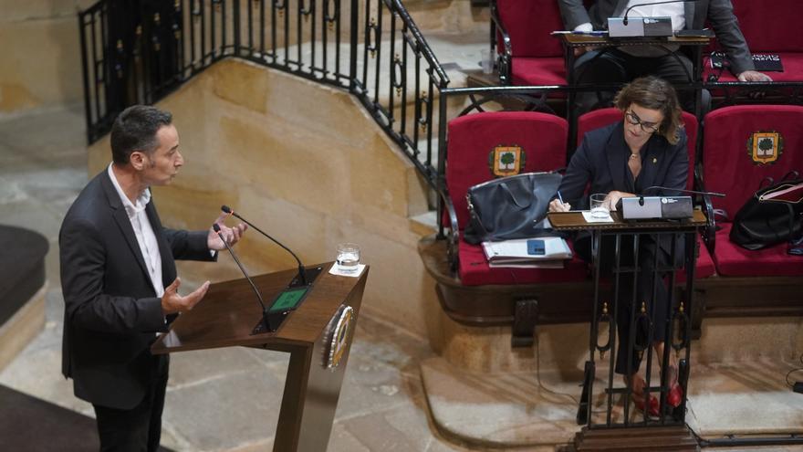 La oposición pide a la Diputación vizcaina un &quot;giro de 360 grados&quot; para romper con el &quot;modo piloto automático&quot;