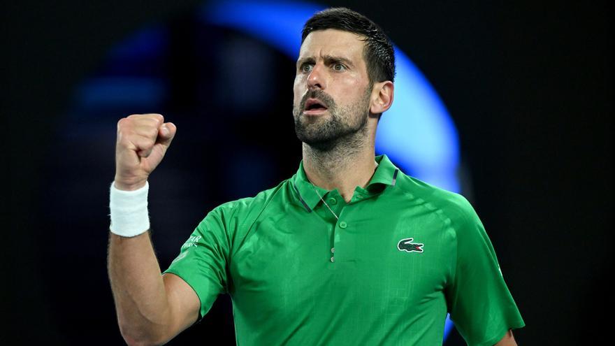 Un sensacional Djokovic apea a Sinner y se cita con Alcaraz en la final del Abierto de Australia