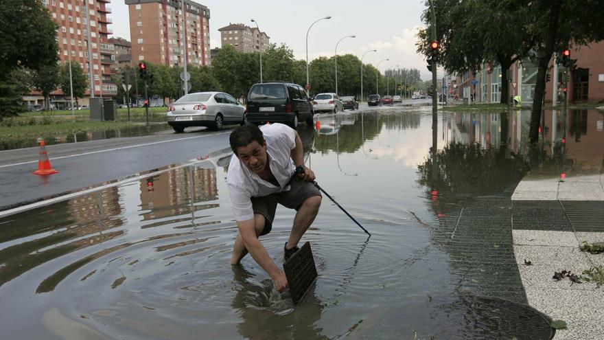 Vitoria invertirá 1,2 millones de euros en mejorar sumideros y redes de drenaje