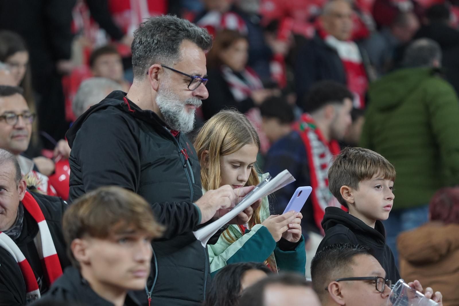 En imágenes: ¿Has asistido al Athletic-PSG en San Mamés? Búscate