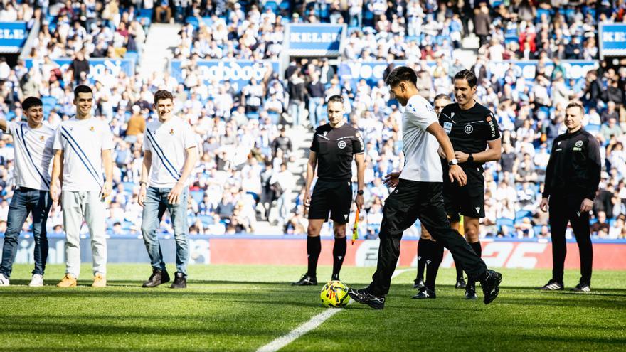 Anoeta homenajea a la sección de atletismo