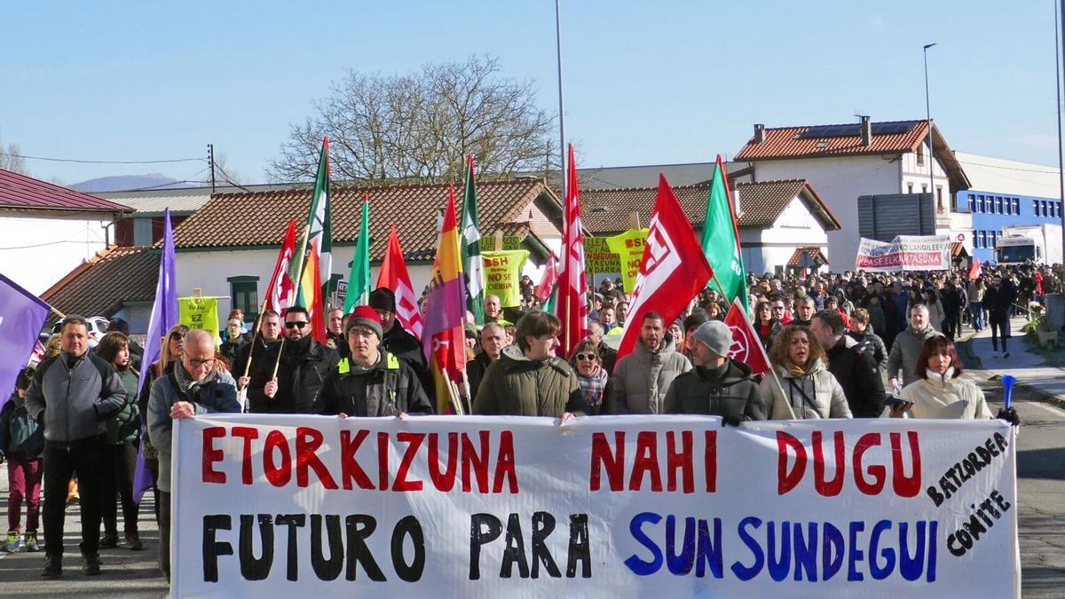 Plantilla de Sunsundegui en una protesta.