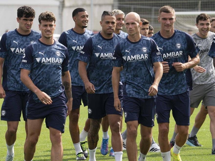 Jon Guridi entrenando junto al resto del grupo.