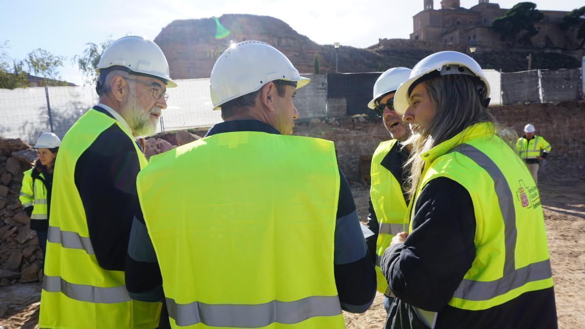 El consejero Domínguez en la visita a la obra.