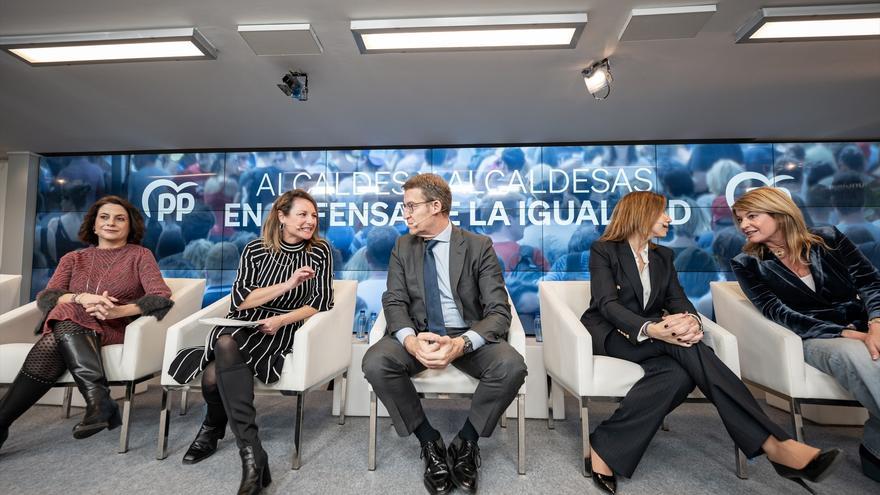 Feijóo acusa a Sánchez de abrir &quot;proceso destituyente&quot; y pide salir a la calle ante la &quot;degradación de la política&quot;