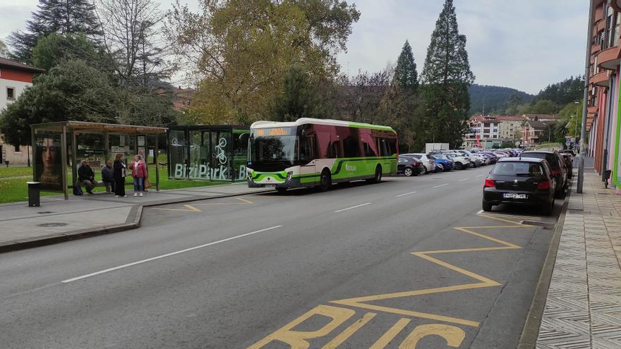 Bizkaibus gana frecuencias en Enkarterri desde hoy