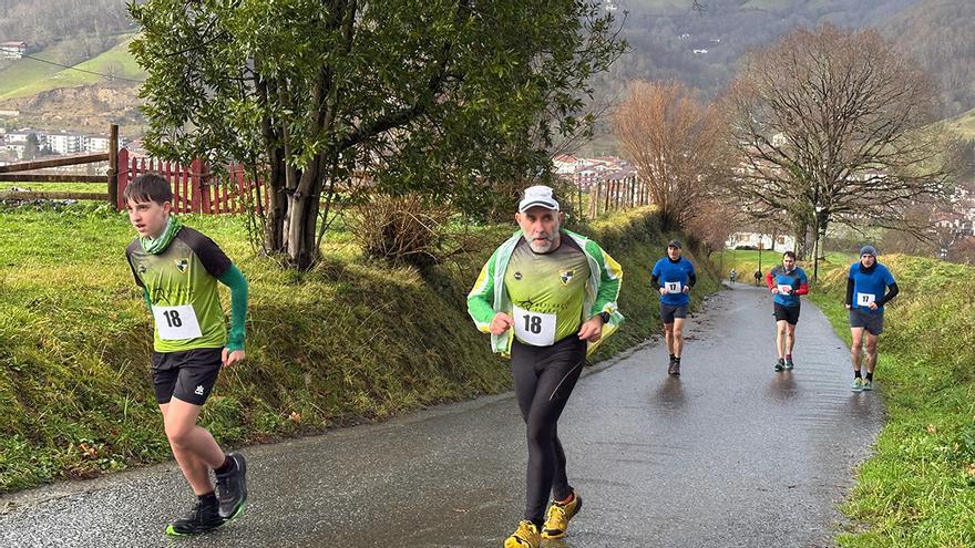 Lluvia y frío en la 19ª Mendi Eguna de Bera