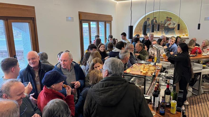 Burguete reinaugura su bar municipal