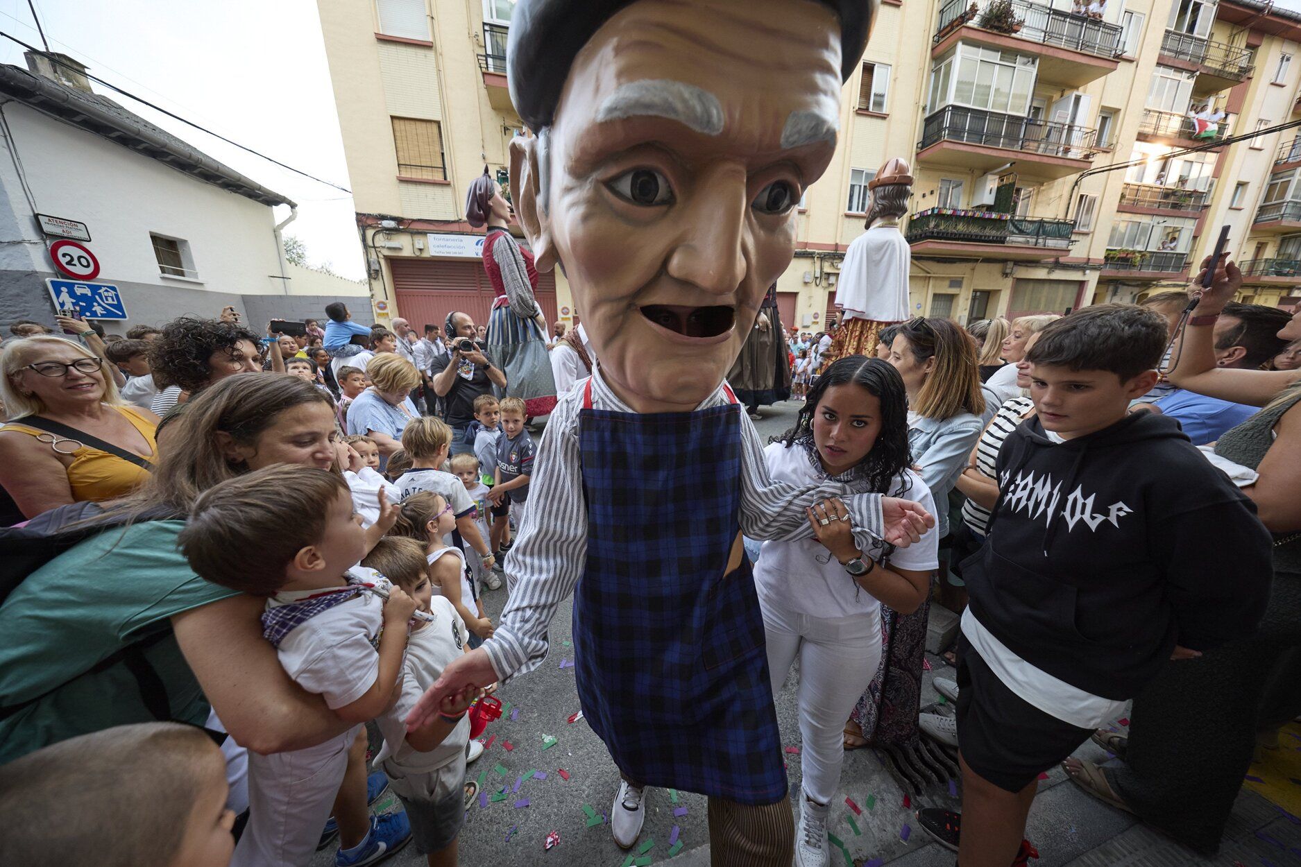Fotos de la despedida de los gigantes en fiestas de Burlada