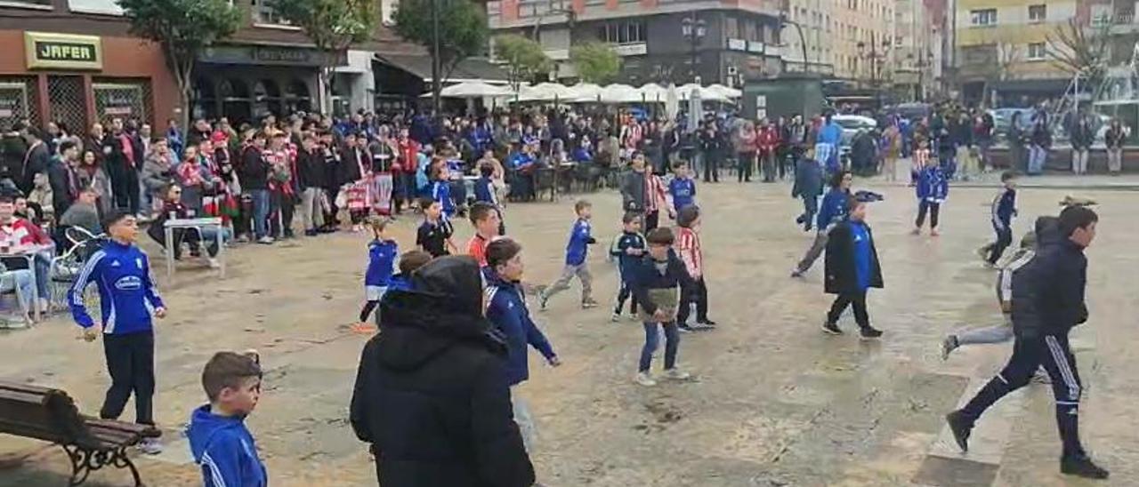 El Real Oviedo-Athletic se juega primero en las calles