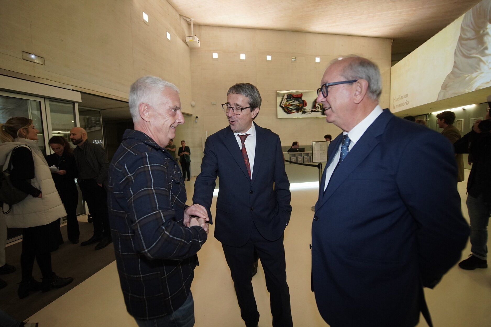 Jaime Otamendi (Ayuntamiento de Donostia) con Eduardo iribarren y Juanjo Baños